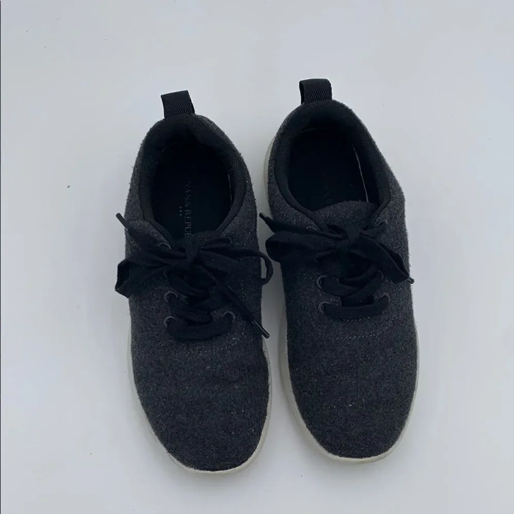 Banana Republic Men's Black Wool Sneakers men’s size 6